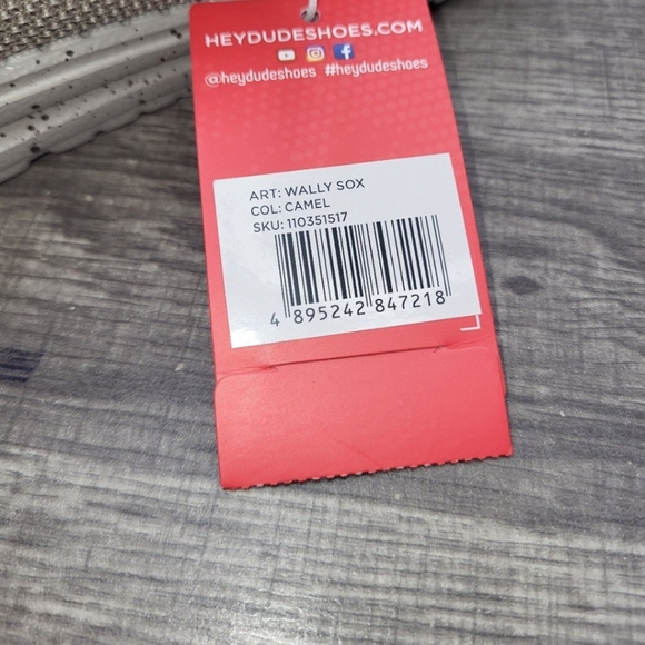 Hey Dude Mens Wally Sox Camel Low Top Slip On Loafer Shoes New Size 8 - Picture 7 of 8